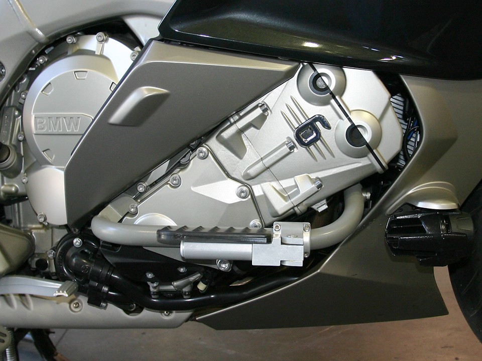 19500, HIGHWAY PEGS FOR 26500 ENGINE GUARD BAR SYSTEM, K1600GT / GTL